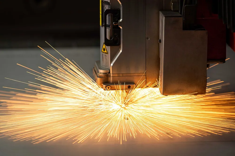 Lazer kesim makinesinde çalışma